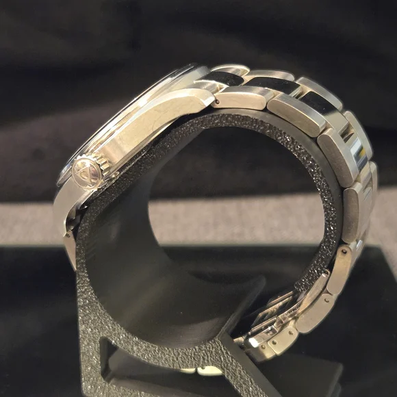 Alpina Alpiner Quartz Watch 42mm - Picture 4 of 12